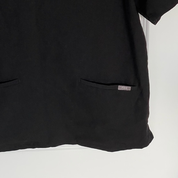 Figs Black Casma Three-Pocket Medical Scrub Top - 47316 - Picture 14 of 15